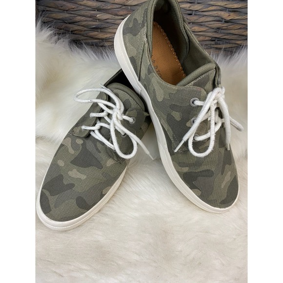 Sun + Stone size 9 men casual comfort camo slip on sneakers 0795